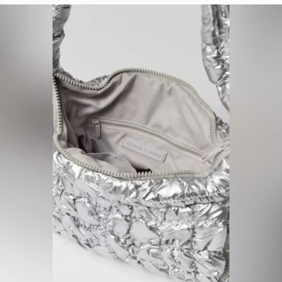 Silence +Noise Urban Outfitters Max Pucker Quilted Crossbody Bag NWOT Silver - Picture 3 of 7